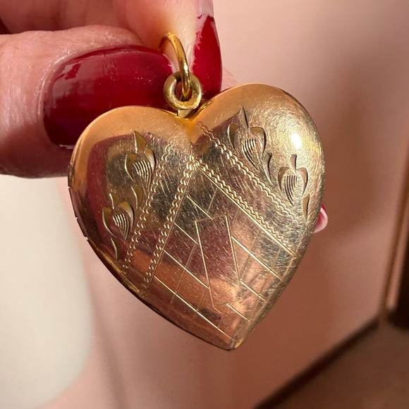 Antique 1940’s Art deco Rose gold Filled Heart Locket Necklace - Picture 3 of 17